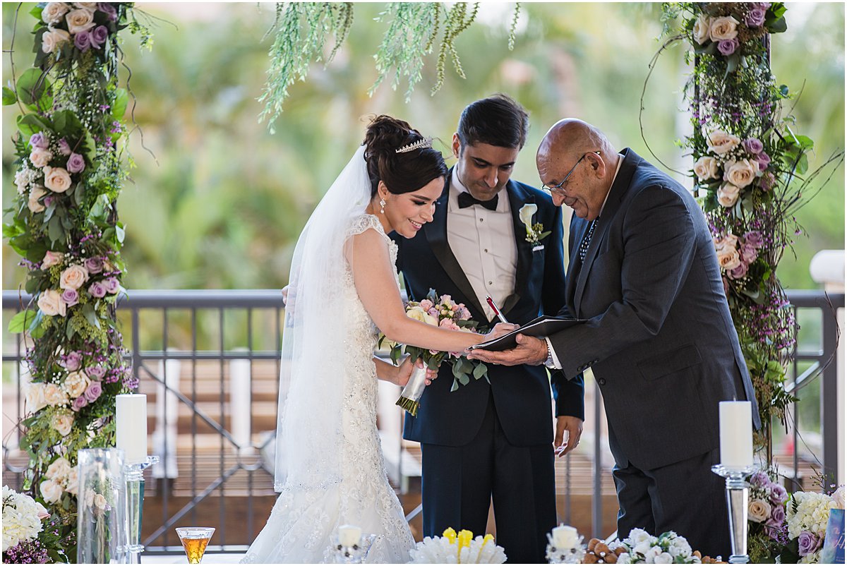 Romantic Wedding Ceremony | Palm Beach, FL | Married in Palm Beach | www.marriedinpalmbeach.com | Captured Beauty Photography