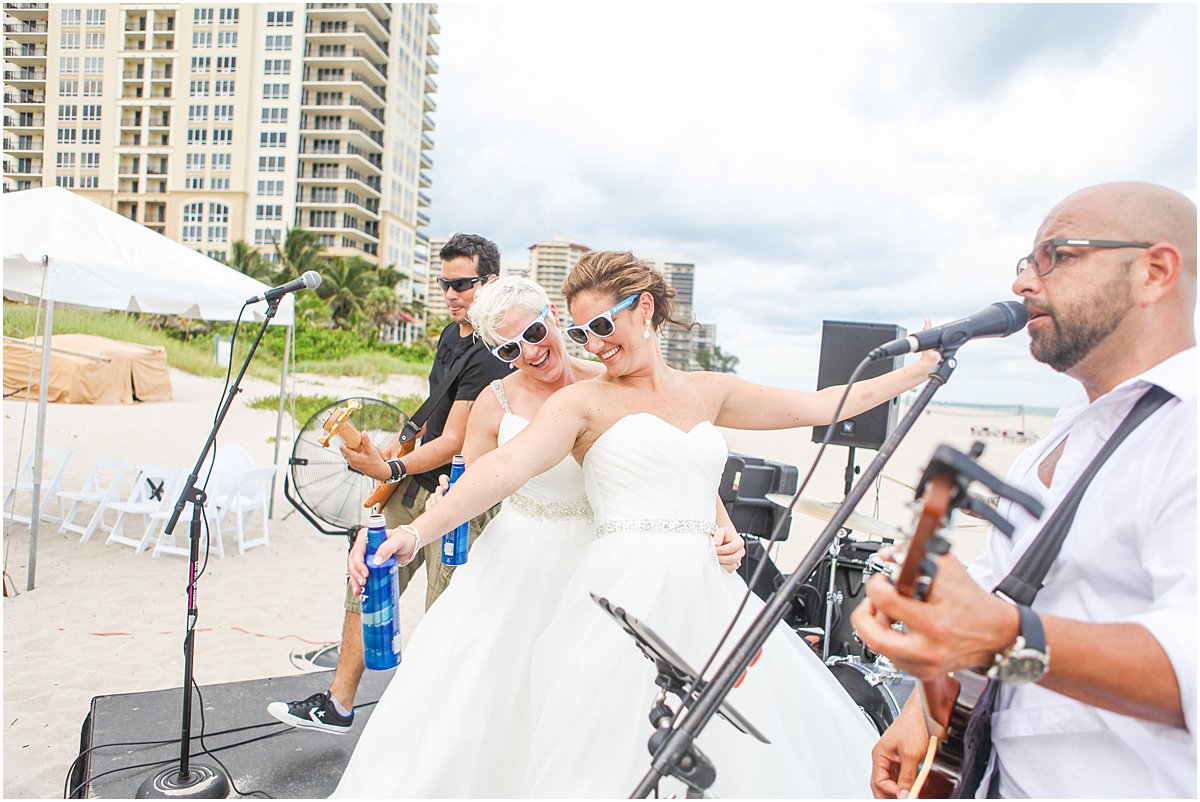 How To Choose Between A Wedding Band Or Dj Weddingwire