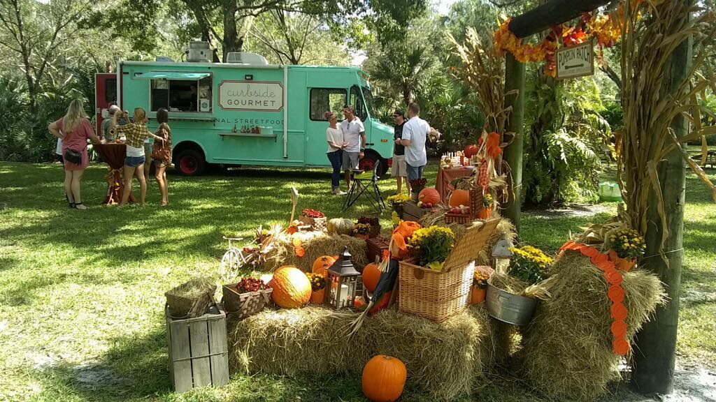 Fall Wedding Idea Palm Beach Wedding_Curbside Gourmet