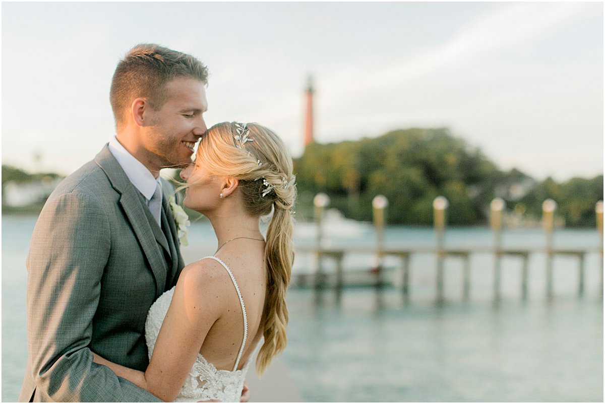 Modern, Elegant Lighthouse Wedding | Pelican Club | Jupiter, FL | Married in Palm Beach | www.marriedinpalmbeach.com | Karla Korn Photography