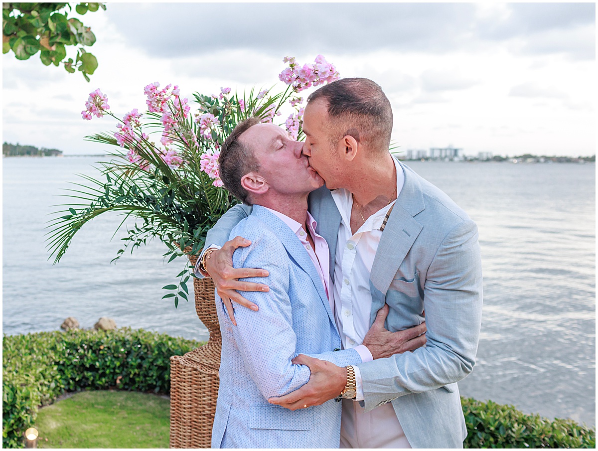 Getting Married | West Palm Beach, FL | Married in Palm Beach | www.marriedinpalmbeach.com | Lynn Studios