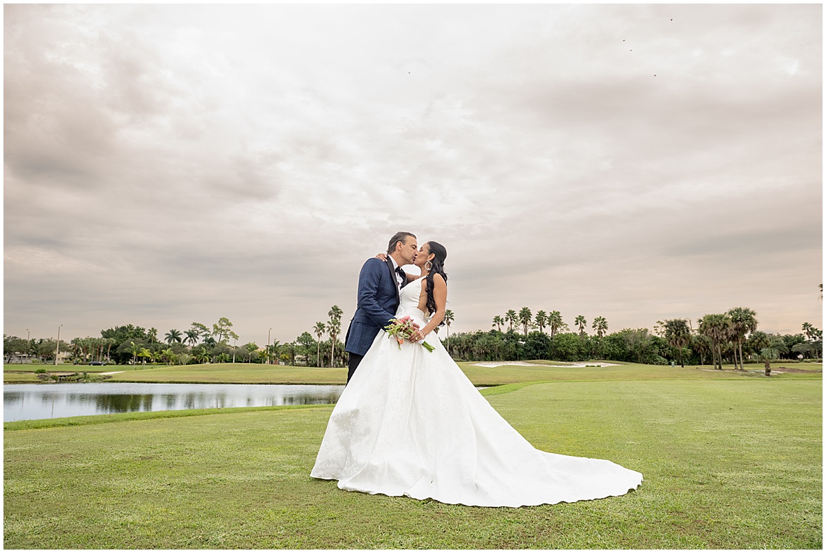 Golf Course Wedding | West Palm Beach, FL | Married in Palm Beach | www.marriedinpalmbeach.com | Yolanda Hill Photography